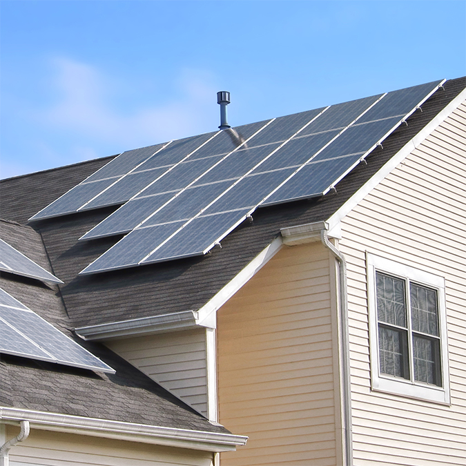 Panneaux solaires sur le toit : installation, prix et avantages