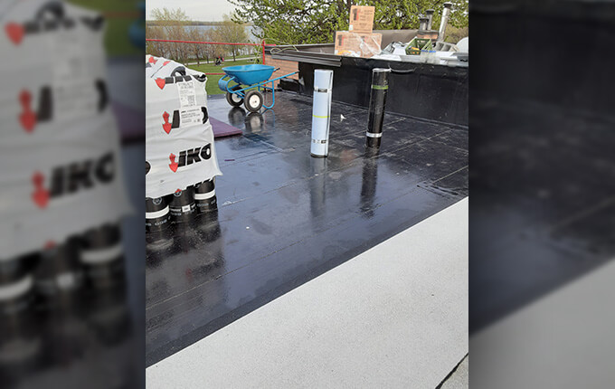 Entrepreneur pour installation de membrane élastomère à Deux-Montagnes.