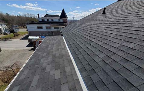 Couvreur en toiture de bardeaux à Coaticook.